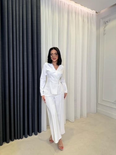 طقم نسائي انيق بقماش طبي