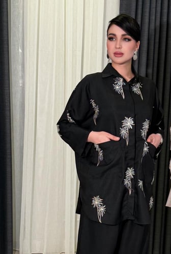 طقم سفر فاخر من قطعتين – أناقة ناعمة وراحة مثالية