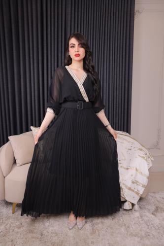 فستان أنيق بحزام خصر ولمسات فاخرة