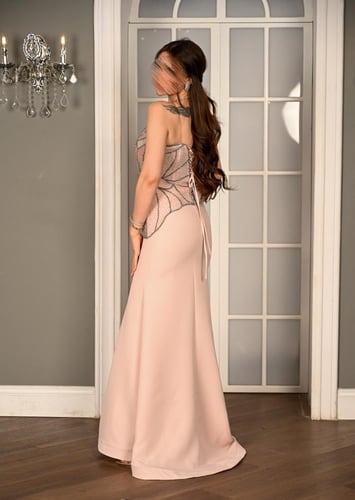 فستان فخم قماش باربي مطرز بجمالية