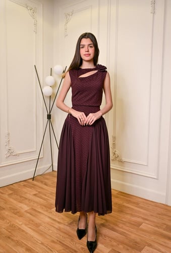 طقم ترند العيد قصة انيقة من الصدر