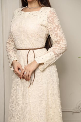 فستان ناعم دانتيل اوف وايت للسهرات