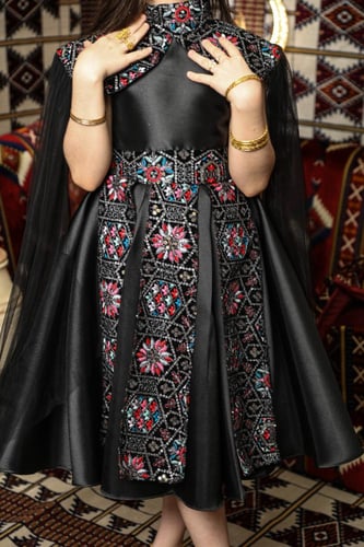 فستان يوم التأسيس بناتي اسود بنقشة سدو