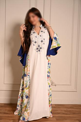 جلابية منقوشة بطبقة داخلية زرقاء وأكمام واسعة