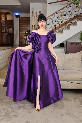 فستان سهرة بنفسجي فاخر مع أكمام منفوشة