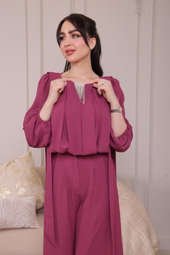 طقم نسائي فخم بـ 3 ألوان راقية