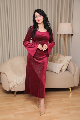 فستان شتوي مخملي بأكمام واسعة