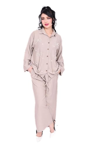 طقم سفر فاخر من قطعتين – أناقة ناعمة وراحة مثالية