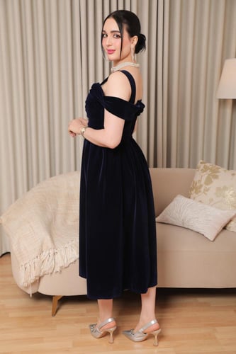 فستان شتوي كحلي ميدي