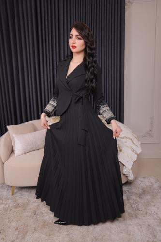 فستان أنيق بتصميم كلاسيكي فاخر