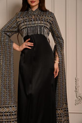 جلابية سهرة سوداء بتطريز ذهبي فاخر وأكمام كاب منسد...