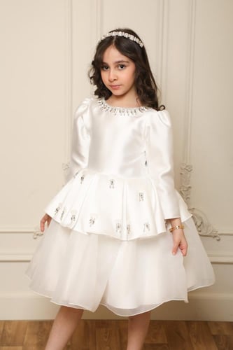 فستان بناتي تفته مع تل منفوش