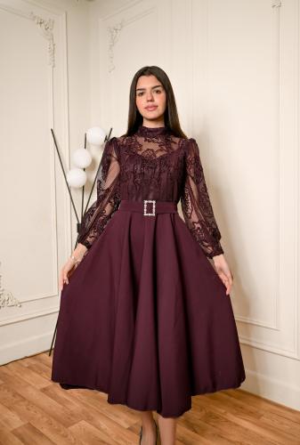 فستان انيق ميدي بتدخيلات دانتيل وحزام