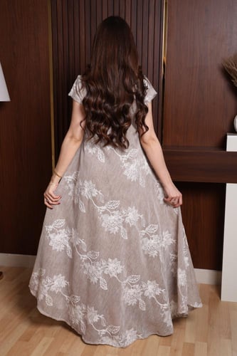 فستان العيد باكمام قصيرة تطريز ورد