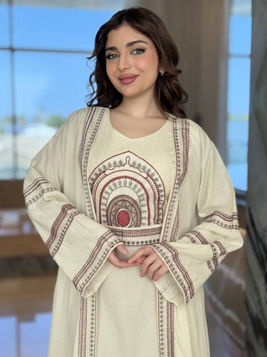 جلابية قطعتين بتصميم تراثي ولمسة عصرية