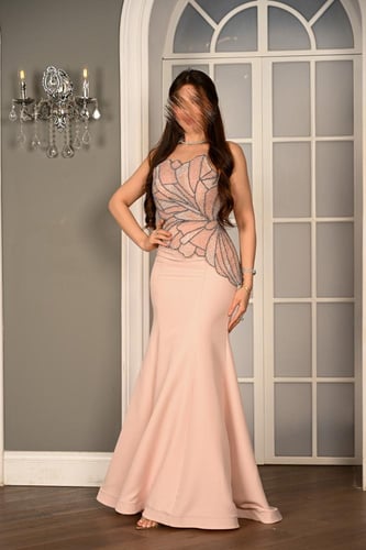 فستان فخم قماش باربي مطرز بجمالية