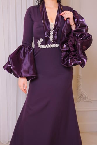 فستان سهرة موف مع اكمام طويلة منفوش