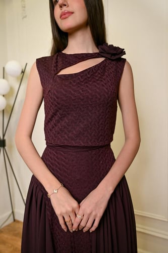 طقم ترند العيد قصة انيقة من الصدر