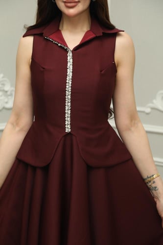 فستان العيد كريب بقصة بيبلوم أنيق