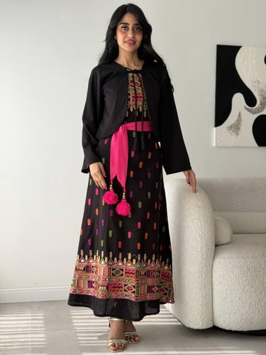 جلابية فخمة مع جاكيت وحزام انيقين