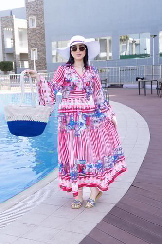 فستان طويل صيفي بالوان حيوية