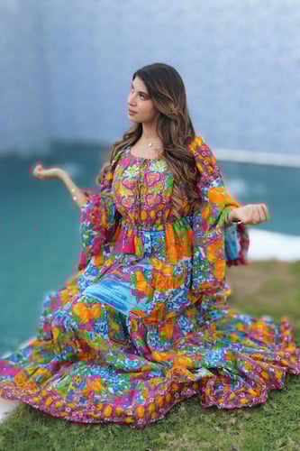 فستان صيفي ايطالي برنت بتفاصيل ناعمة