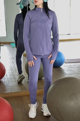 بنطلون رياضي لون موف قصة انيقة