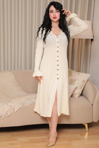 فستان شتوي ناعم بأزرار أمامية