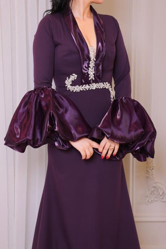 فستان سهرة موف مع اكمام طويلة منفوش