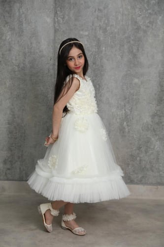 فستان بناتي أبيض عاجي تول ورد ثلاثي الأبعاد