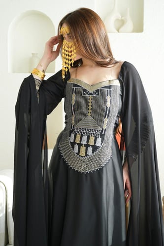 جلابية نسائي يوم التأسيس بتصميم تراثي أصيل