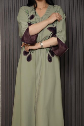 جلابية رمضانية مشجرة بأكمام طويلة واسعة