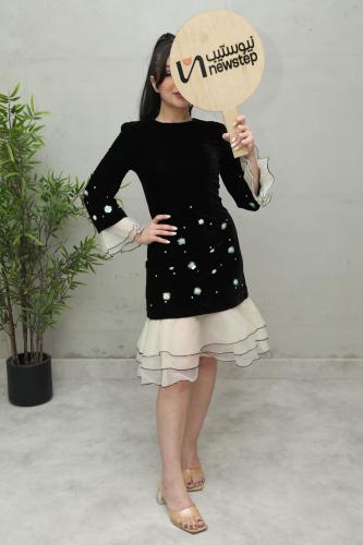 فستان مخملي قصير بتفاصيل لؤلؤية