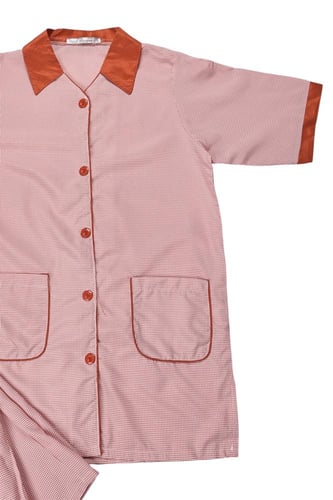 ملابس عاملات خطوط مقلمة قطعتين