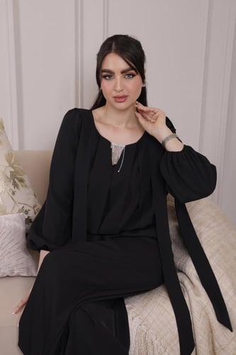 طقم نسائي فخم بـ 3 ألوان راقية