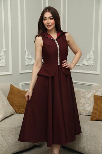 فستان العيد كريب بقصة بيبلوم أنيق