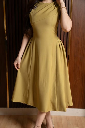 فستان ميدي ناعم وانيق