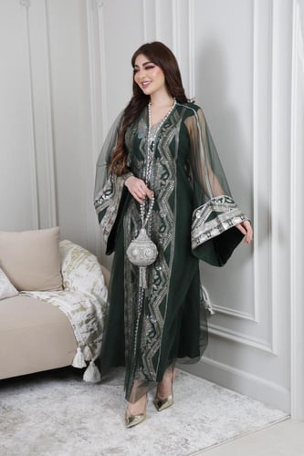 جلابية نسائية فاخرة مع تطريز أنيق