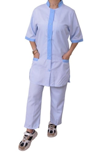 ملابس عاملات خطوط مقلمة قطعتين