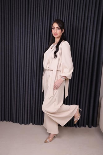 طقم نسائي فخم بـ 3 ألوان راقية