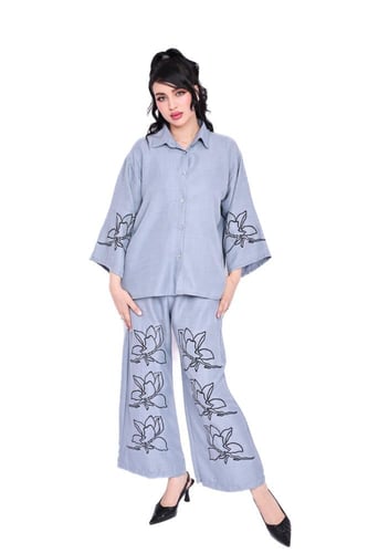 طقم سفر فاخر من قطعتين – أناقة ناعمة وراحة مثالية