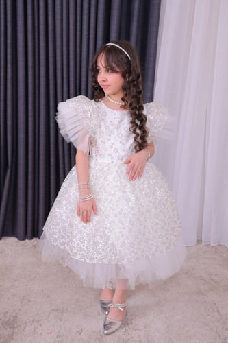 فستان بناتي سكري بتصميم ملكي فاخر