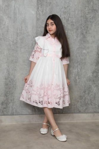 فستان بناتي بأكمام دانتيل