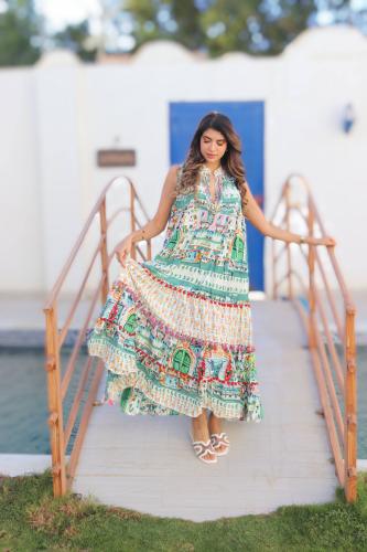 فستان صيفي شيفون أنيق بتفاصيل ناعمة