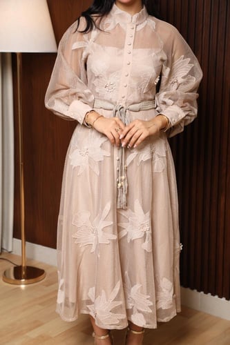 فستان ناعم للعيد بأكمام طويلة