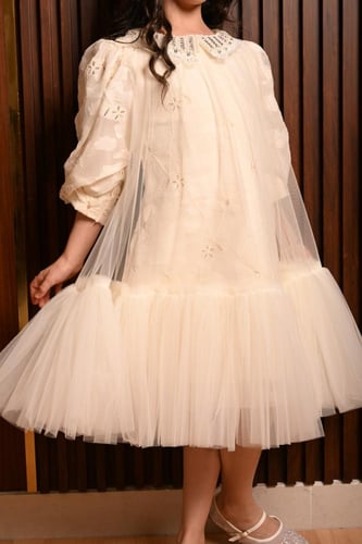 فستان بناتي منفوش تول مطرز مع لؤلؤ