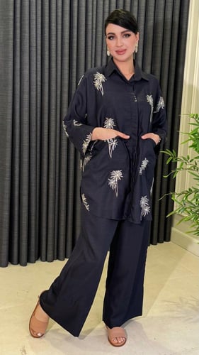 طقم سفر فاخر من قطعتين – أناقة ناعمة وراحة مثالية