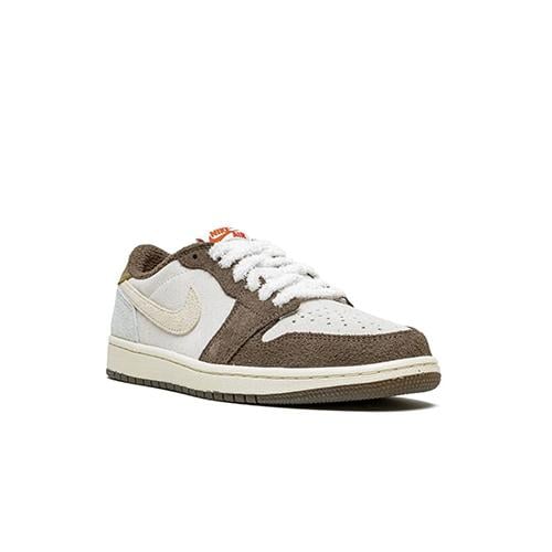 حذاء إير جوردن 1 لو OG يير أوف ذا رابيت - Jordan 1...