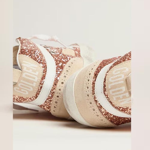 سنيكرز ميد ستار بلمسة لامعة وردي ذهبي -Golden Goos...