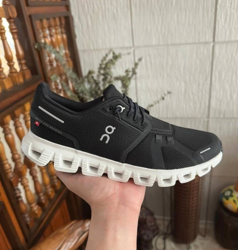 حذاء ON Cloud 6